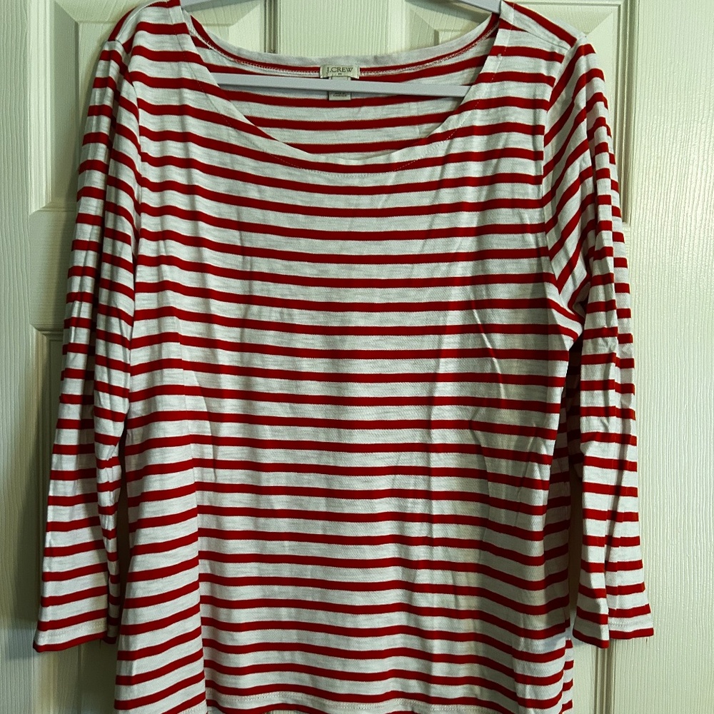 Scoop neck boat shirt